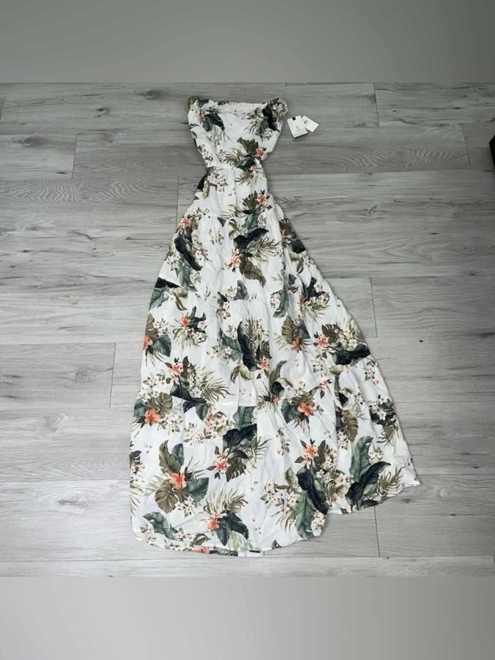 NWT RIP CURL Maxi Dress M Floral Vacation Resortwear Coastal Casual Euro-summer - Picture 1 of 7